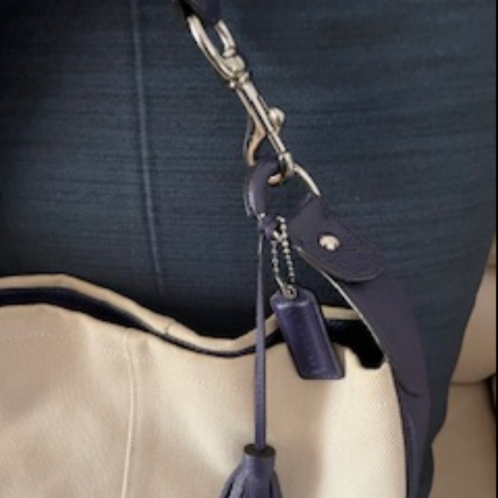 Coach F28911 Avery Canvas/leather Hobo - Picture 5 of 16